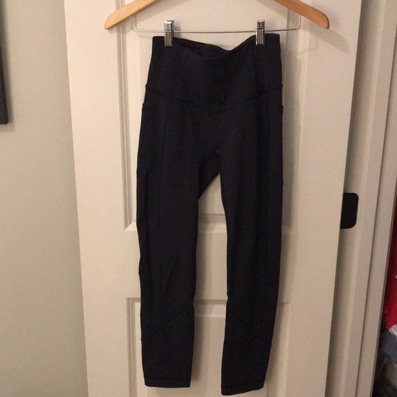 Lululemon Navy 7/8 Leggings - Picture 5 of 5